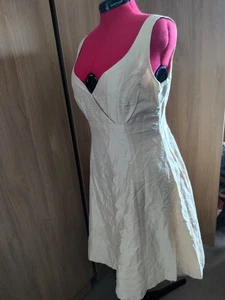 Gorgeous 100% Silk Dress. Beautiful Light Gold. Excellent Condition! - Picture 1 of 24