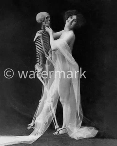 Vintage 1950s Halloween Pin-Up – Hollywood Actress 8x10 Photo Reprint - Picture 1 of 1