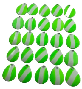 Lot de 25 lames toupies Colorado rayées vert blanc taille 3 - Photo 1 sur 1