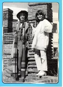 Doctor Who Definitive LARGE Size Trading Card "The Doctor & Sarah Jane Smith" - Picture 1 of 2