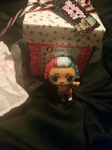Lol surprise Present Pressie Presents JUBILEE JULY New - Picture 1 of 1