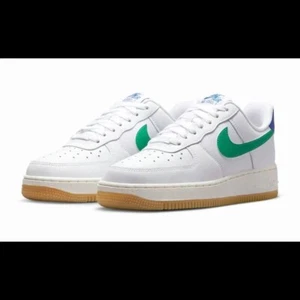 Nike Air Force 1 Low '07  DD8959-110 White Stadium Green Game Royal 11 Women's  - Picture 1 of 6