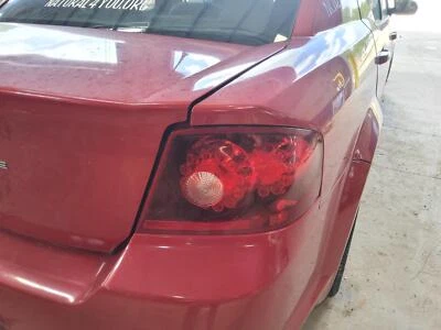 Conjunto de luz trasera derecha usado se adapta a: Dodge Avenger 2013 grado derecho A Foto 1 de 4