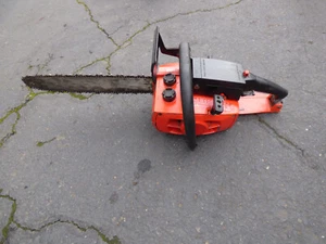 Craftsman 3.7 chainsaw w/18" bar & chain - Picture 1 of 6