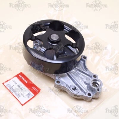 New Genuine OEM Honda 2002-06 ACURA RSX Engine Water Pump Assembly 19200-PRB-A01 - Image 1 of 4