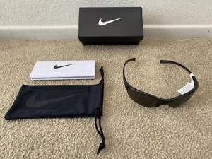 Schwarze Nike Skylon Sport Sonnenbrille polarisierte Gläser EV0630-001 neu mit Etikett Box - Bild 1 von 10