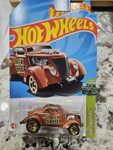 Hot Wheels 2023 serie base pass'n gasser marrone #212 / 250 - Foto 1 di 3
