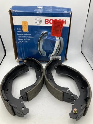 BS631 Bosch Juego de zapatas de freno 2 ruedas traseras para camión carrocería dura Nissan Xterra Foto 1 de 4