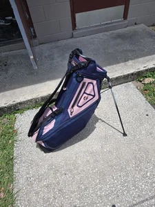 Titleist Ladies Players 4 Stand Golf Bag with 4-way Dividers (No Rain Cover) - Picture 1 of 5