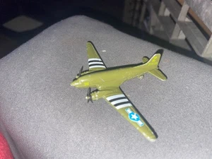 Douglas DC-3 Transportflugzeug grün mit Streifen Diecast Modell Dyna-Flites #A106 - Bild 1 von 4