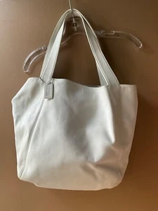 New w/o tag. Coach A8E 4182 white genuine leather shoulder bag. Made in Italy. - Picture 1 of 9
