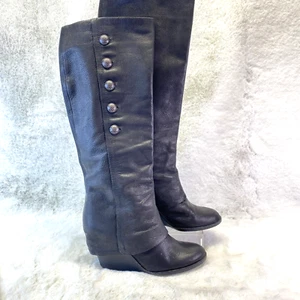 Vince Camuto Almay Tall Boots Womens Y2k Knee High Sz 7.5B Black Leather Buttons - Picture 1 of 16