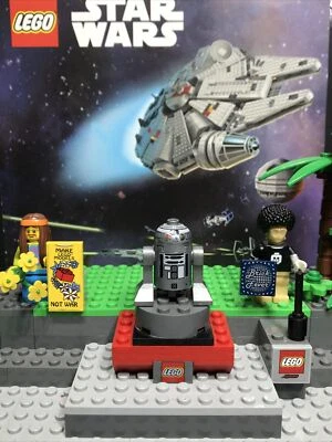 Lego Star Wars Mini Figure Collection Series R2-Q2 Sw0943 / 2018 - Image 1 of 4