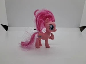 My Little Pony Friendship is Magic 3" Pinkie Pie Figur G4 Hoof Up Giggle Pose - Bild 1 von 5