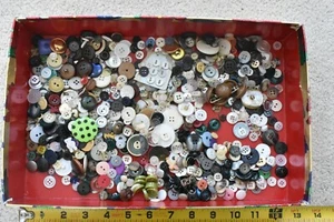 Vintage Sewing Button Lot, 14.6 Ounces Net Weight Lot, B11 - Picture 1 of 5