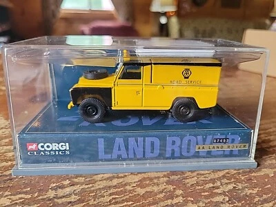 Corgi Classics Land Rover AA Road Service Diecast Collectable  07403 LE 6864 - Image 1 of 4