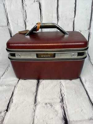 Samsonite Silhouette RED BURGUNDY Train Case Makeup W/ Mirror Luggage Tag 1- Key - Image 1 of 4