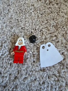 Lego DC Super Heroes Shazam Minifigure White Hood Spongy Cape - Picture 1 of 2