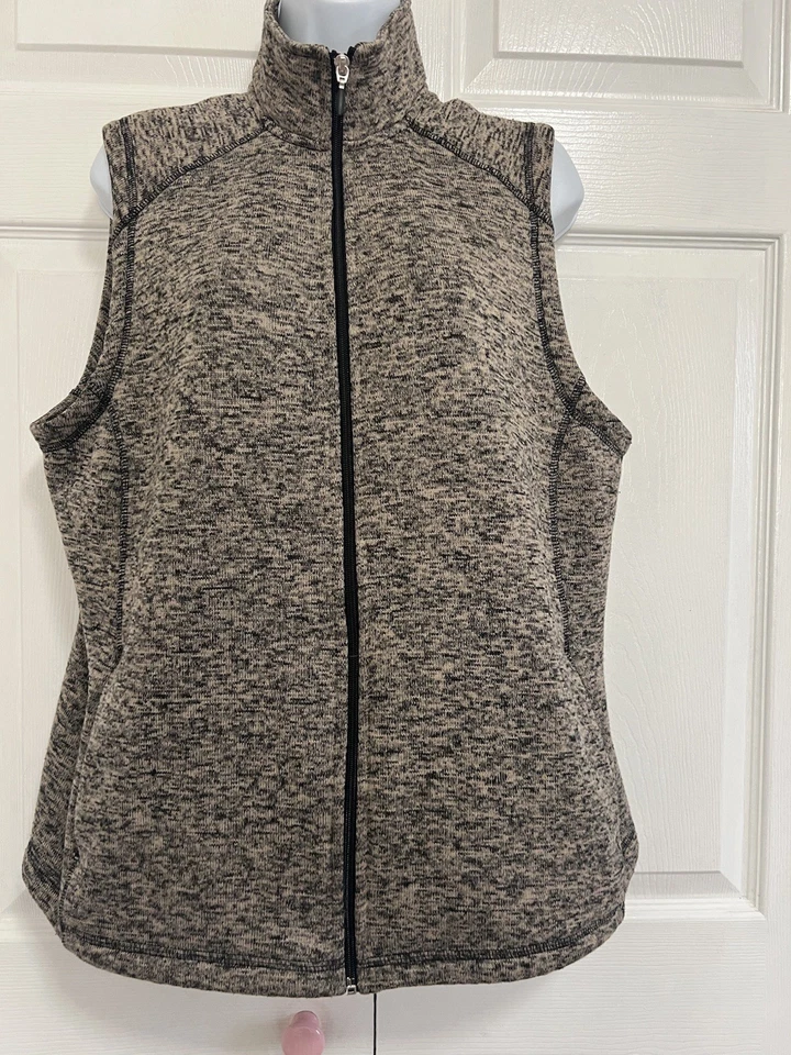Woman’s EXERTEK Brown Fleece  FULL ZIP Vest Pockets Sz 1X - Image 1 of 4