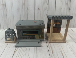 Thomas And Friends Wooden Railway Dieselworks - Picture 1 of 16