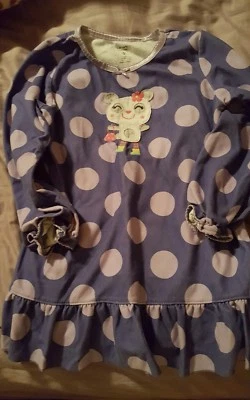 Camisón niña morado con lunares blancos logotipo ratón. talla 5 por carters usado en excelente estado Foto 1 de 3