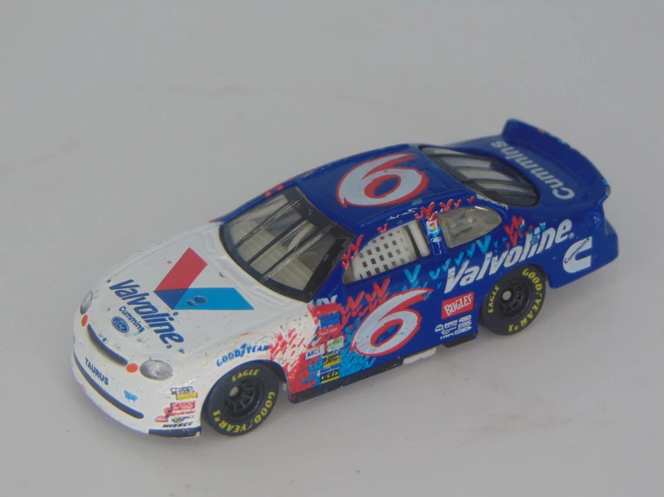 MATTEL 1998 MARK MARTIN #6 FORD TAURUS VALVOLINE CUMMINS NASCAR 1/64 - Image 1 of 1
