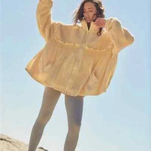 Neu ohne Etikett Free People Ain't She schöne cremefarbene bequeme Boho-Oversize-Jacke Größe Small - Bild 1 von 2