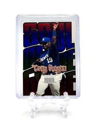 TONY GWYNN (b) 1999 Skybox Premium #5SG ALMA DEL JUEGO INSERCIÓN SAN DIEGO PADRES Foto 1 de 2