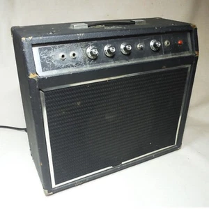 GIBSON G-10 GUITAR COMBO AMPLIFIER WORKING VINTAGE MADE IN USA COSMETIC ISSUES - Picture 1 of 11