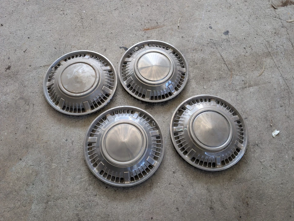 Tapacubos Toyota años 70 Crown - Corona - Corolla 14" Foto 1 de 1