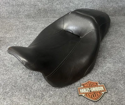 OEM HARLEY DAVIDSON FACTORY ROAD / STREET GLIDE SEAT H820501BR00001 - Image 1 of 4