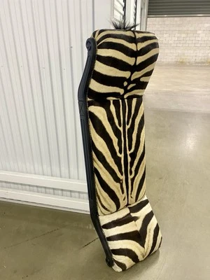 BANCO CHAISE LOUNGE PIEL CEBRA BURCHEL PERSONALIZADO 65" | MUEBLES OTOMANOS PIEL CEBRA Foto 1 de 4