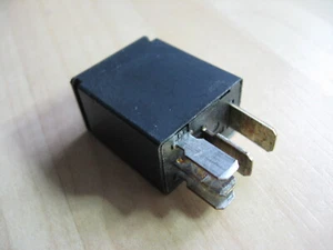 Ford F57B-14B192-AA Automotive Relay SPDT 5-prong 12V Black #R20DA - Picture 1 of 5
