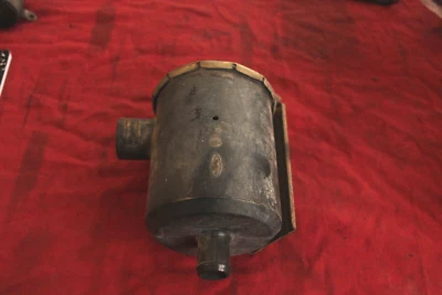 Контейнер вторичного впрыска воздуха 1997 Ford F350 5,8 л. #F3TE-9H467-CA.  (1069A) - Изображение 1 из 2