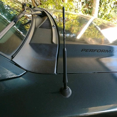 Mastro de borracha antena 9" rádio preto AM/FM para Nissan TITAN & TITAN XD 2004-2023 - Imagem 1 de 4