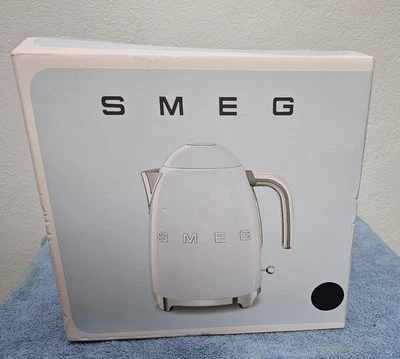 SMEG 50's Retro Style 7-Cup Electric Water Kettle Auto Shutoff New KLF03BLUS Blk - Image 1 of 4