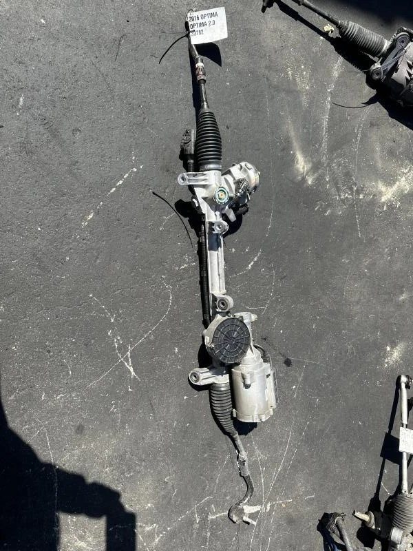 Portaequipajes y piñón de dirección asistida Kia Optima 2016-2018 2,4 L VIN 2 octavo dígito usado Foto 1 de 1