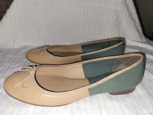CELINE TanGreen Leather Ballet Flats BusinessCareerOfficeShoes Sz EU38.5/US8.5 - Picture 1 of 21