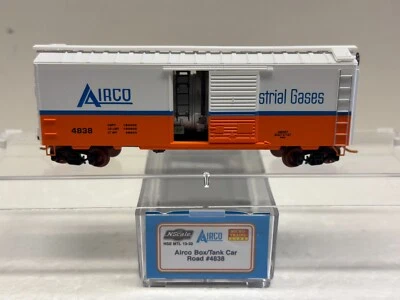 N Scale Micro Trains MTL Special Run 13-32 Airco 4838 Box/Tank Car - Image 1 of 4