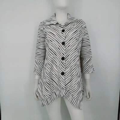 Chaqueta IC Para Mujer Mediana Rayas Blanca Negra Botón Frontal POR Connie K Foto 1 de 4