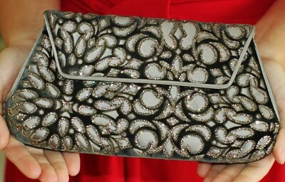 Bolso sin asas Judith Leiber Swarovski Crystal Minaudiere gris quemado terciopelo bolso monedero Foto 1 de 4