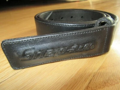 20U/CINTURÓN A PRESIÓN DE CUERO NEGRO RARO/43" LARGO/TALLA 34-36! Foto 1 de 4