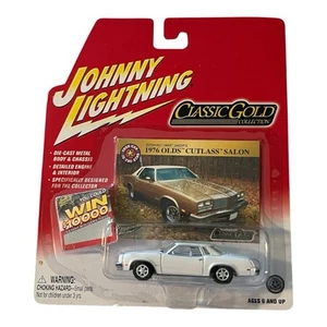 JOHNNY LIGHTNING WHITE LIGHTNING CLASSIC GOLD 1976 OLDS CUTLASS SALON - Picture 1 of 2