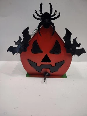 Calabaza y Murciélagos Metal Pájaro Casa / Halloween Decoración Regalo Nuevo 10x12" Foto 1 de 2