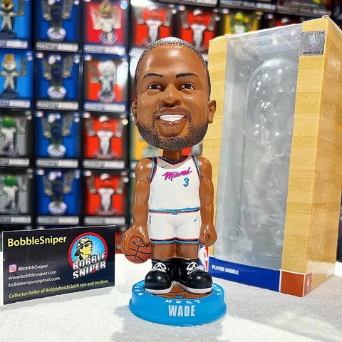 DWAYNE WADE Miami Heat "Knucklehead" Exclusive NBA Bobblehead Cover