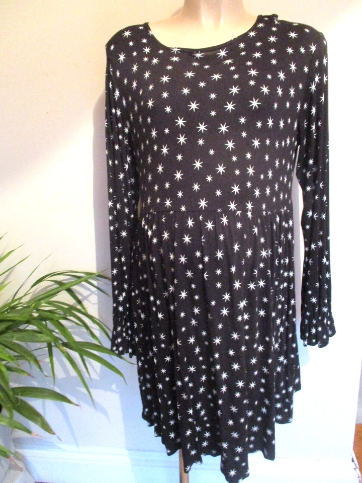 BOOHOO MATERNITY BLACK STAR PRINT LONG SLEEVE DRESS SIZE 12 - Image 1 of 1