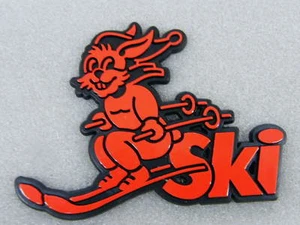 3D Aufkleber Ski Hase rot schwarz Kaninchen Klebeschild Skihase - Picture 1 of 1