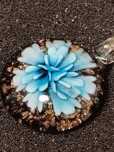 BEAUTIFUL 3D FLOWER GLASS PENDANT  MURANO? - Picture 1 of 6