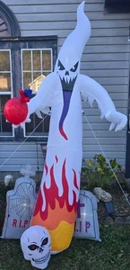 Halloween Gonfiabile 9ft Bianco Horror Fantasma Cuore Tombale Luce LED - Foto 1 di 2