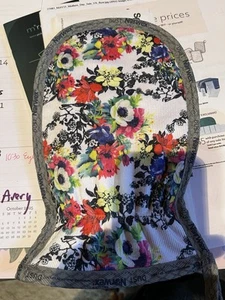 NORWEX Dual Sided Dusting/Window Mitt w/ NO Thumb Spot- Flowers with Grey - Picture 1 of 2